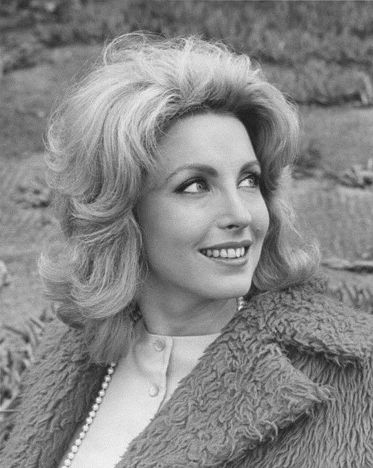 劳拉·德文 Laura Devon