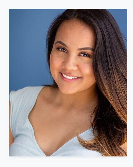 菲妮莎·皮内达 Fenessa Pineda