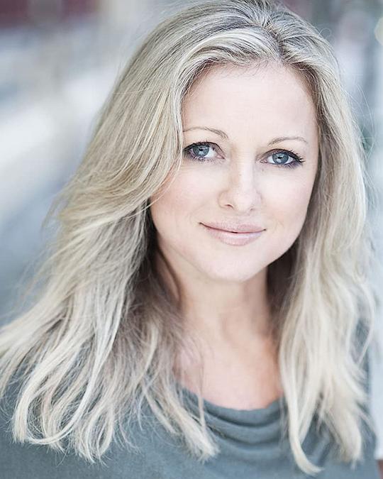 西蒙娜·布坎南 Simone Buchanan