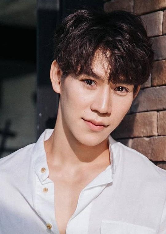 拉查蓬·阿诺玛契提 Ratchapong Anomakiti