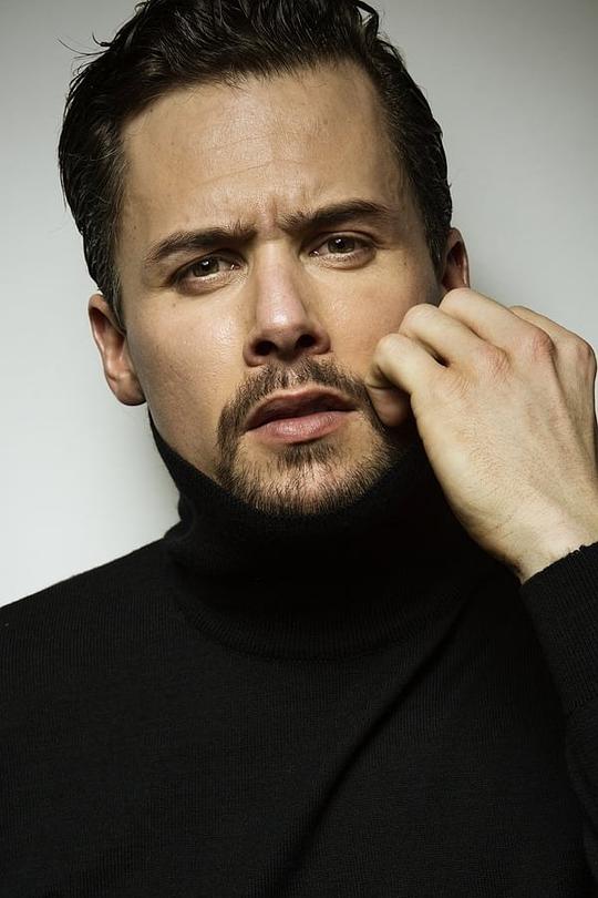 罗杰·贝鲁佐 Roger Berruezo