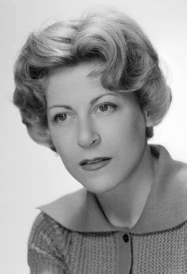 埃莱奥诺雷·希尔特 Eléonore Hirt