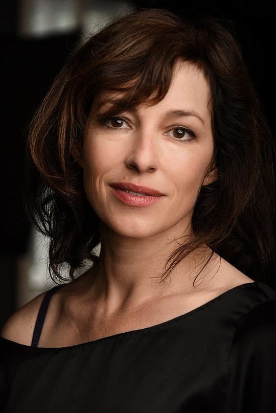 茱莉娅·岑西格 Julia Cencig