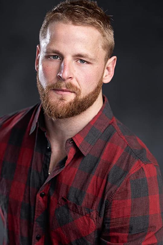 特拉维斯·昆汀 Travis Quentin