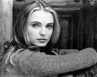 莉瑞克·玛丽·本森 Lyric Marie Benson