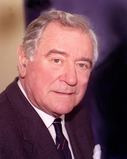 乔治·贝克 George Baker