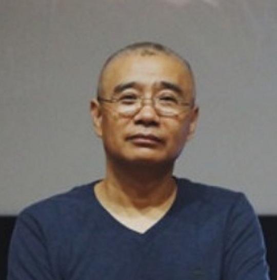 延军 Jun Yan