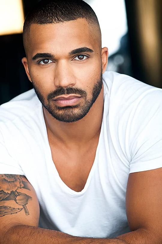 泰勒·莱普利 Tyler Lepley