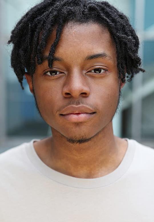 伊桑·哈扎德 Ethan Hazzard
