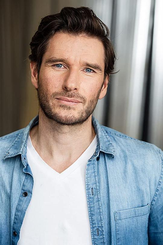 安东尼·J·夏普 Anthony J. Sharpe