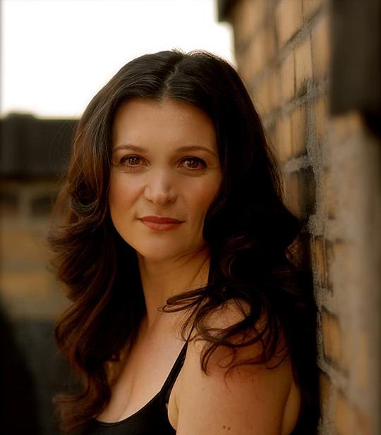 安托瓦内特·拉夫奇亚 Antoinette LaVecchia