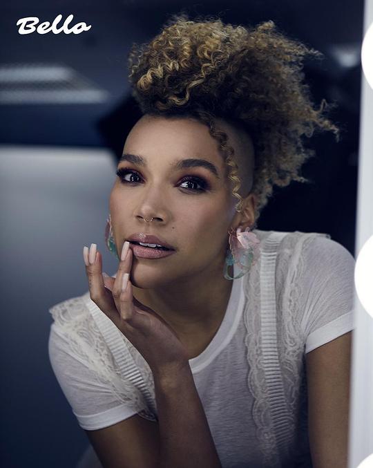 艾美·拉韦尔-兰普曼 Emmy Raver-Lampman