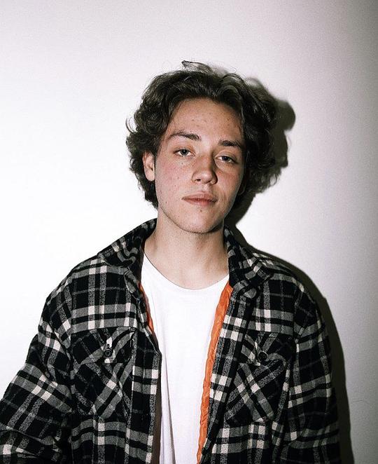 伊森·卡特科斯基 Ethan Cutkosky