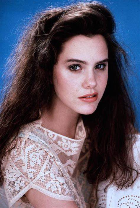 艾农·斯凯 Ione Skye
