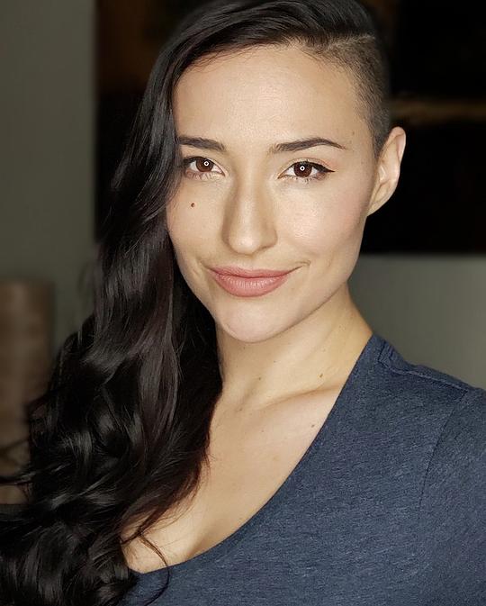 莫妮克·坎德拉里亚 Monique Candelaria