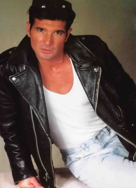 卡罗·科拉松 Carlo Corazon