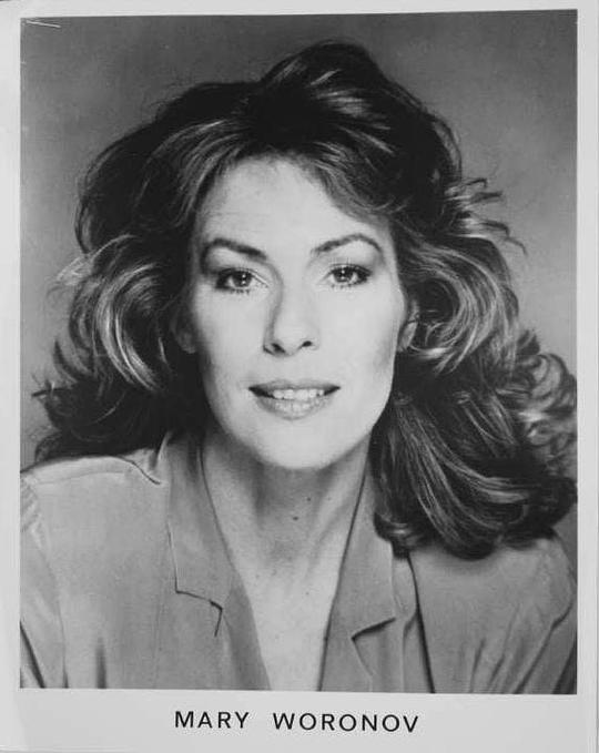 玛丽·沃伦诺夫 Mary Woronov
