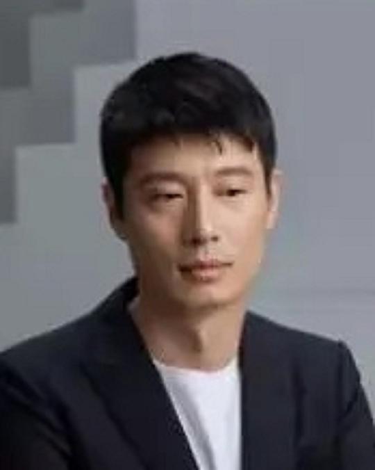 王磊 Lei Wang