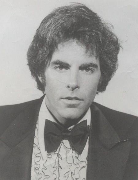 厄尔尼·F·奥萨蒂 Ernie F. Orsatti