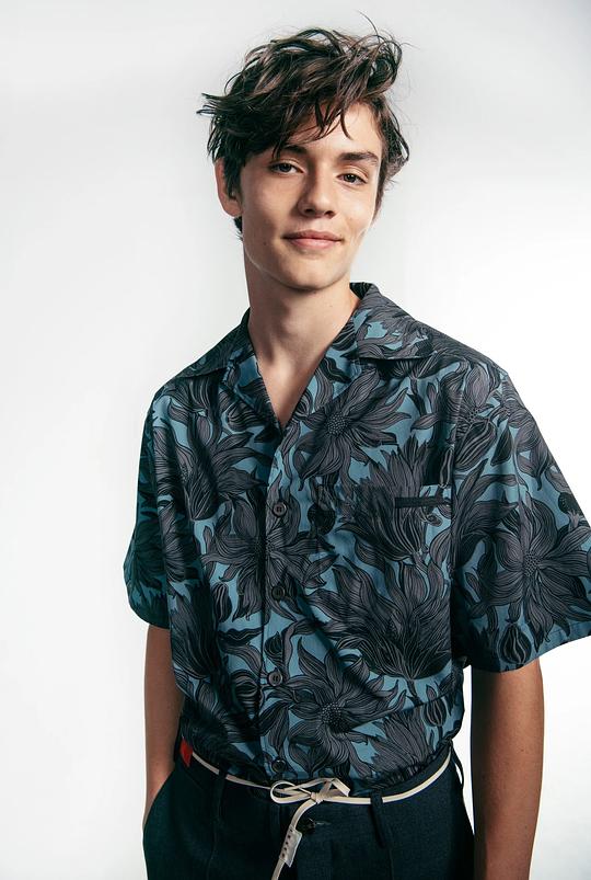 路易斯·帕特里奇 Louis Partridge