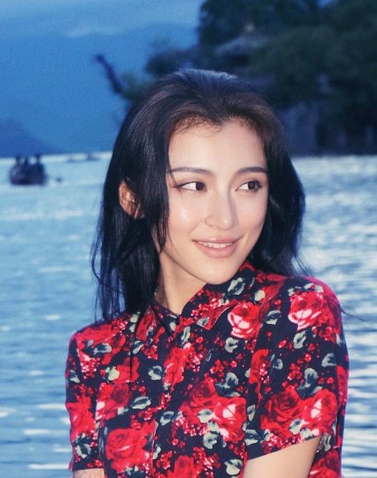 王馨梓 Xinzi Wang