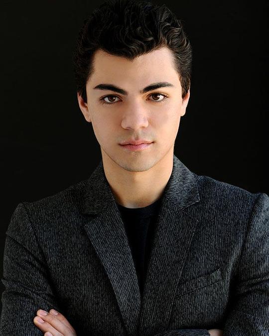 亚当·伊里戈延 Adam Irigoyen