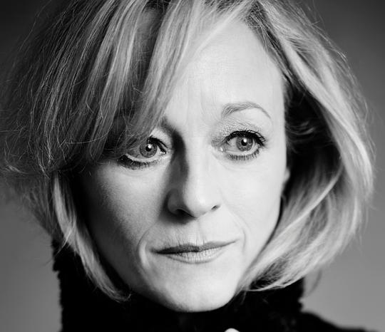 丽丝·麦克伦尼 Lizzy McInnerny