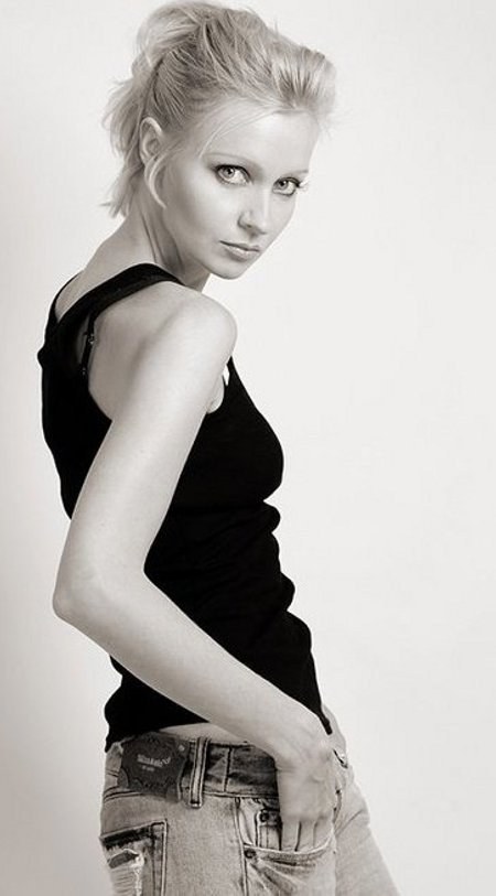 阿克塞尔·卡罗琳 Axelle Carolyn