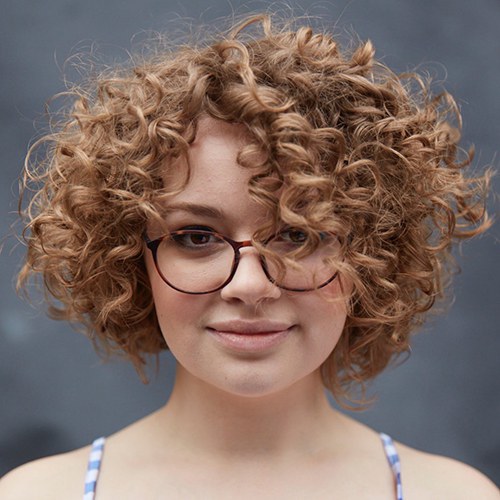 凯莉·霍普·弗莱彻 Carrie Hope Fletcher