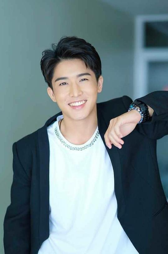 萨米特彭·萨库朋柴 Samitpong Sakulpongchai