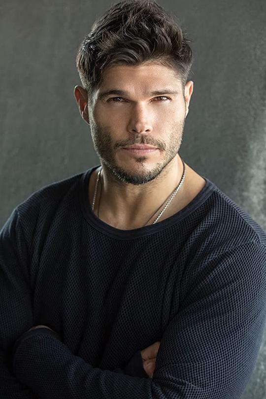 泰勒·詹姆斯 Taylor James