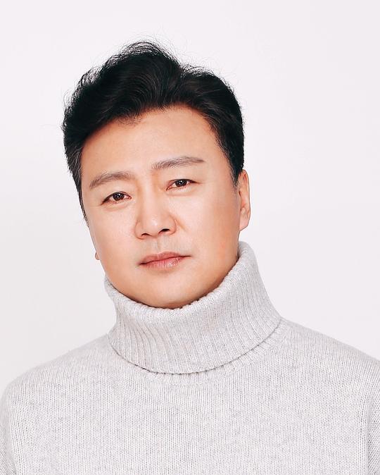 李至强 Zhiqiang Li