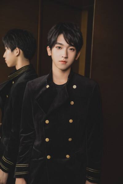 张俊一 Junyi Zhang