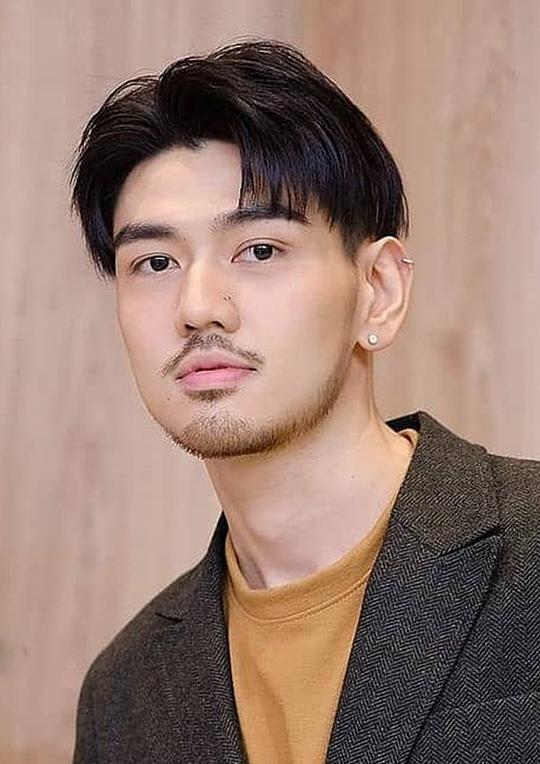 辛纳拉·西里朋查瓦雷 Chinnarat Siriphongchawalit