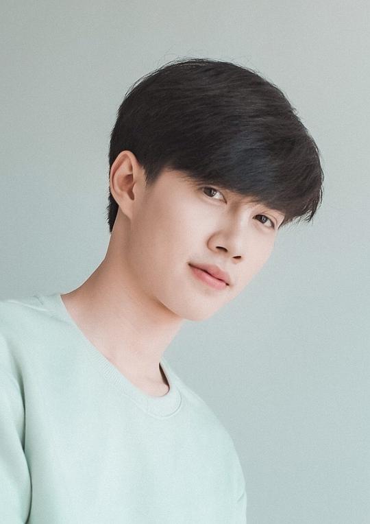 纳塔彭·帕松 Benz Natthapong Pathong