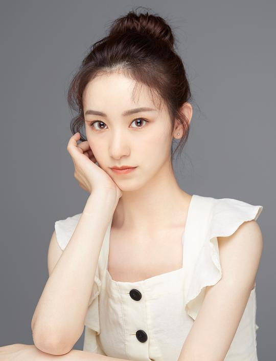 张令仪 Lingyi Zhang