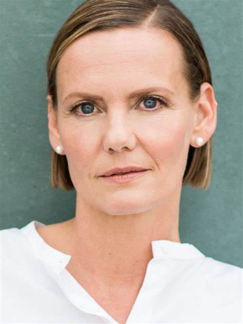 安克·施维科夫斯基 Anke Schwiekowski