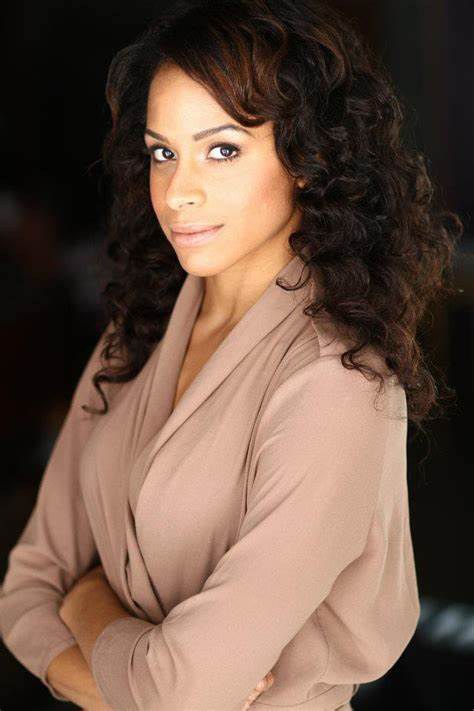 罗谢尔·奥科耶 Rochelle Okoye