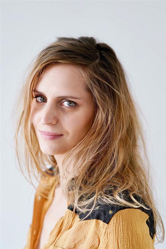 塞布丽娜·莎瓦 Sabrina Seyvecou