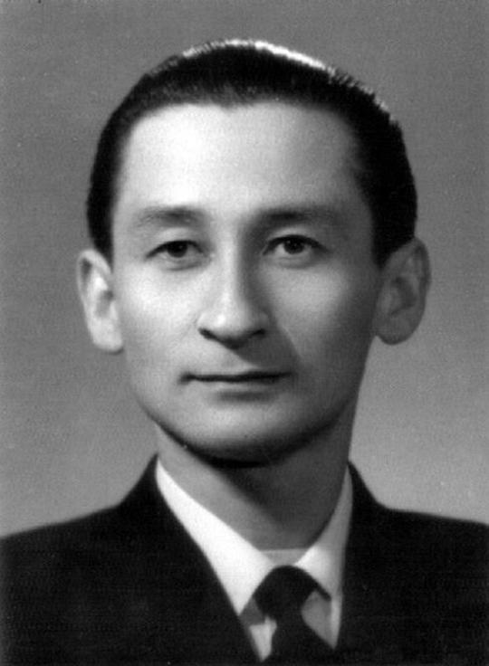 邱岳峰 Yuefeng Qiu