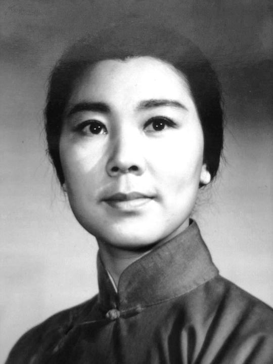洪雪飞 Xuefei Hong