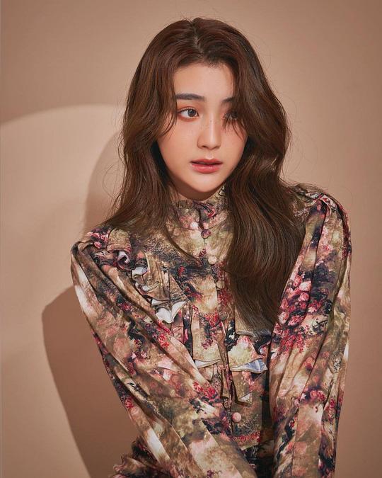 薇琳萨兰·唐绮苏瓦妮 Veerinsara Tangkitsuvanich