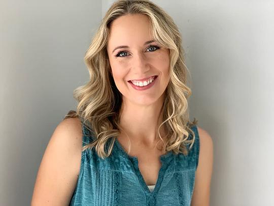 劳拉·奥尔特 Laura Ault