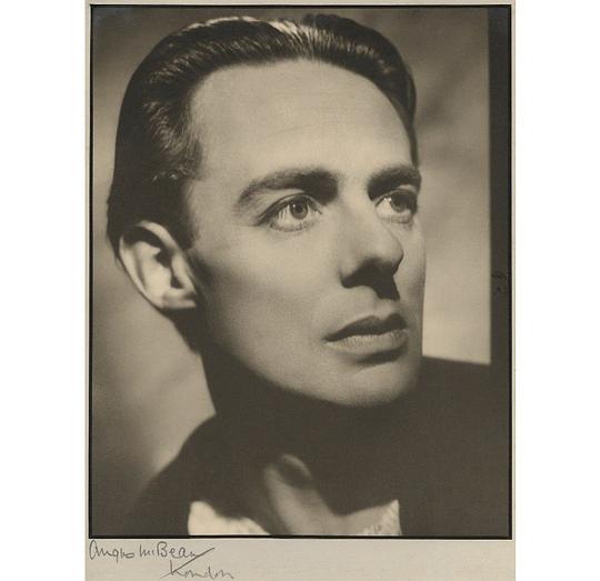 亚历克·克鲁勒斯 Alec Clunes