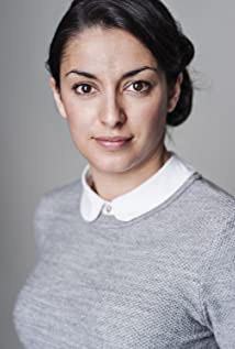 莫娜·古德温 Mona Goodwin