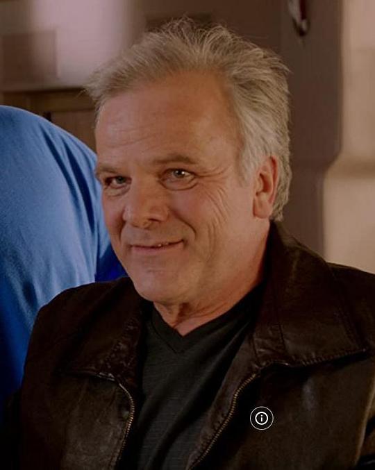 伯恩哈德·舒茨 Bernhard Schütz