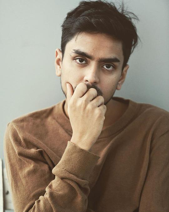 阿达什·古拉夫 Adarsh Gourav