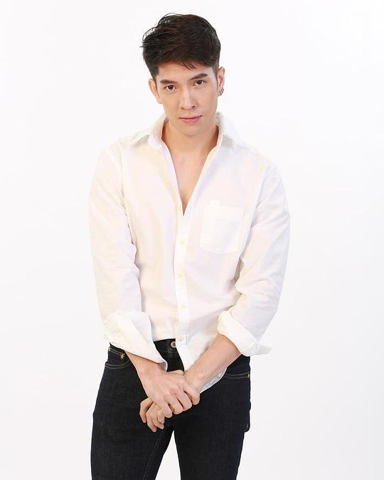 素拉杰·邦奈格 Surakiat Bunnag