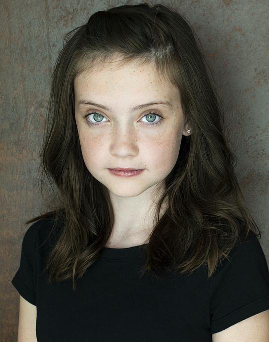 玛雅·麦克奈尔 Maya McNair