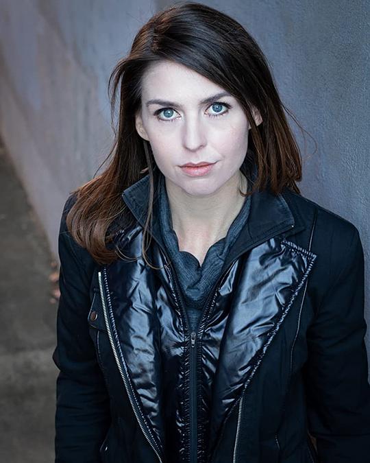 玛德琳·布伦比 Madeline Brumby